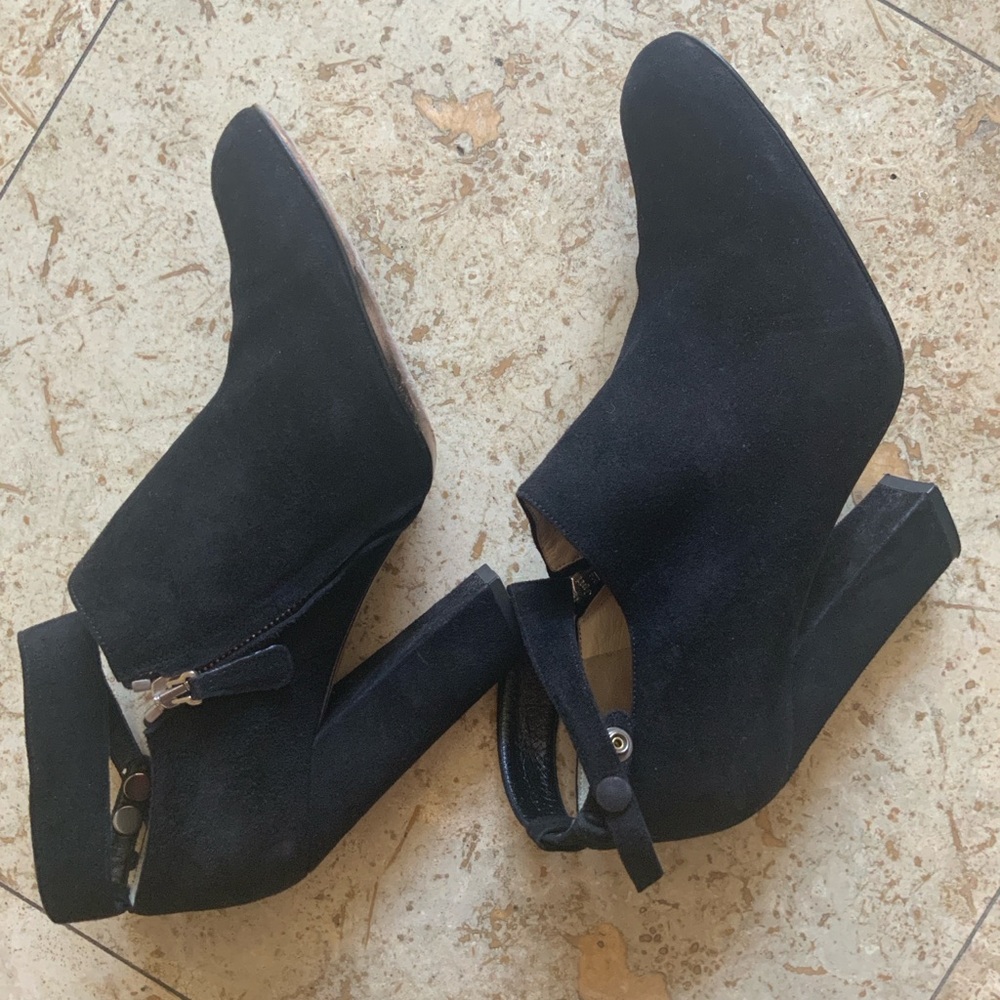 Chloe Ankle Boots Suede Black 4 1/4” Block Heels Rounded Toes Sz 40